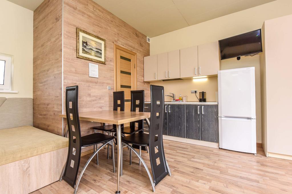 Apartamentai Trys Pusys Šventoji Buitenkant foto
