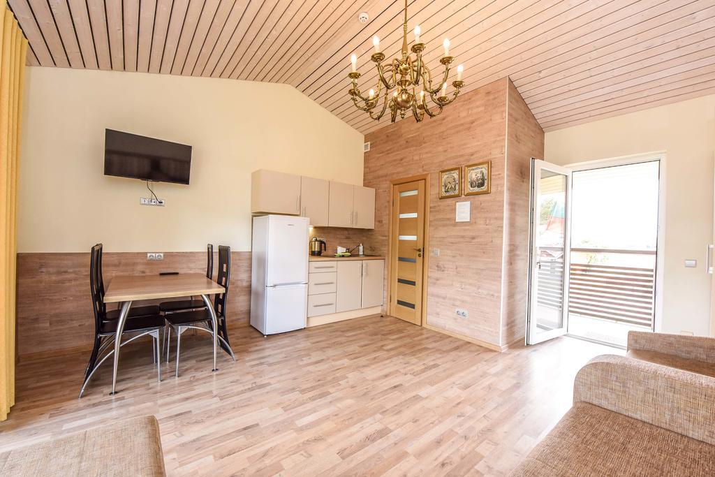 Apartamentai Trys Pusys Šventoji Buitenkant foto
